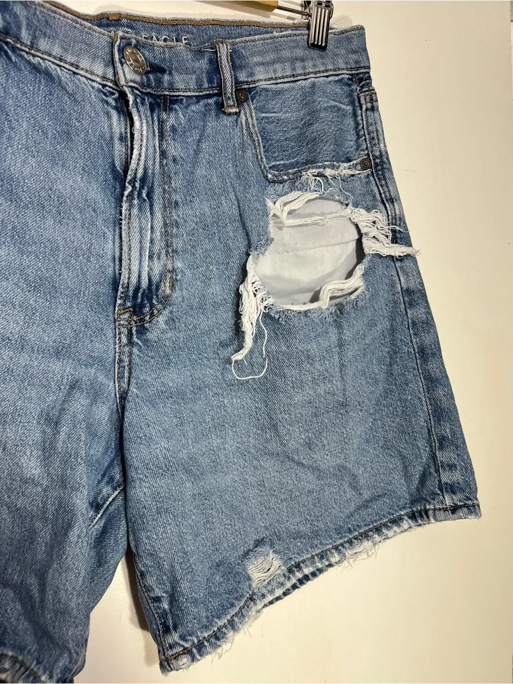 American Eagle Outfitters Light Blue 90s boyfriend short size 14